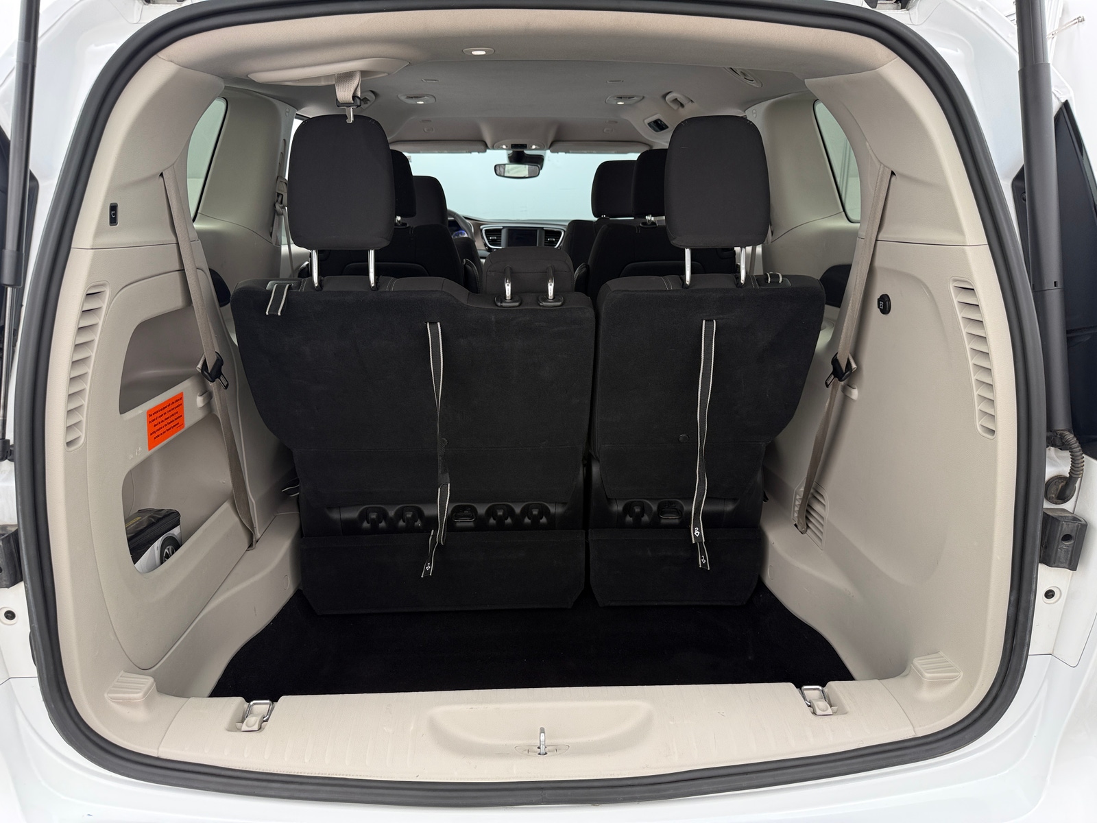 Thumbnail: 2023 Chrysler Voyager - 7