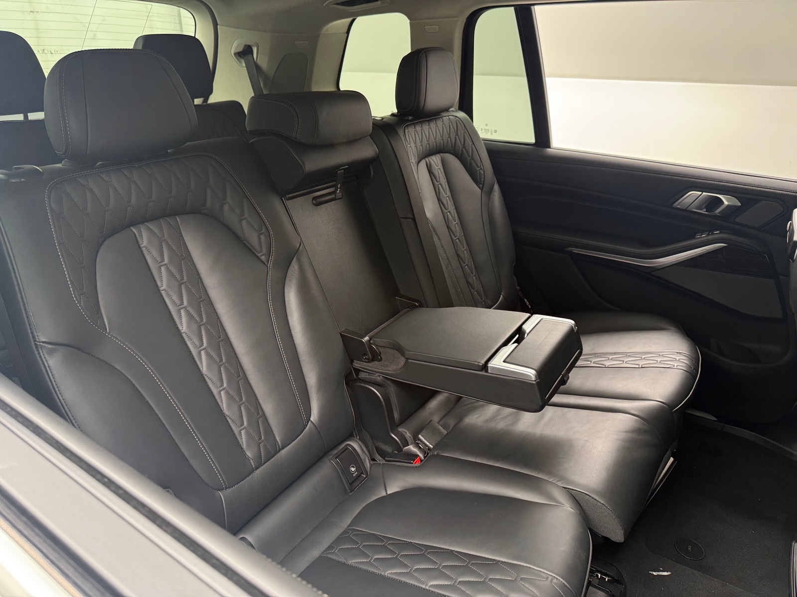 Thumbnail: 2026 BMW X7 - 5