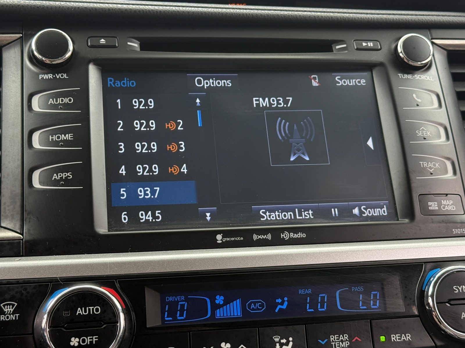 Thumbnail: 2016 Toyota Highlander - 3