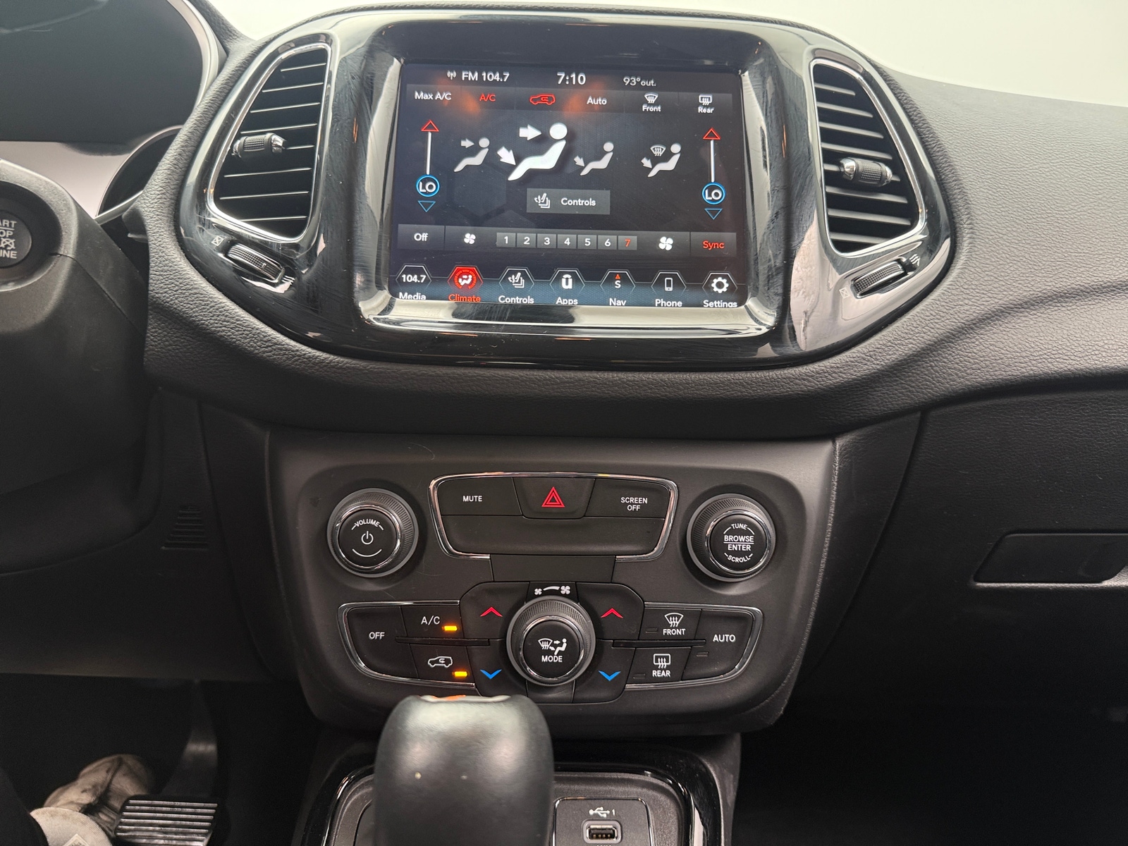 Thumbnail: 2020 Jeep Compass - 4