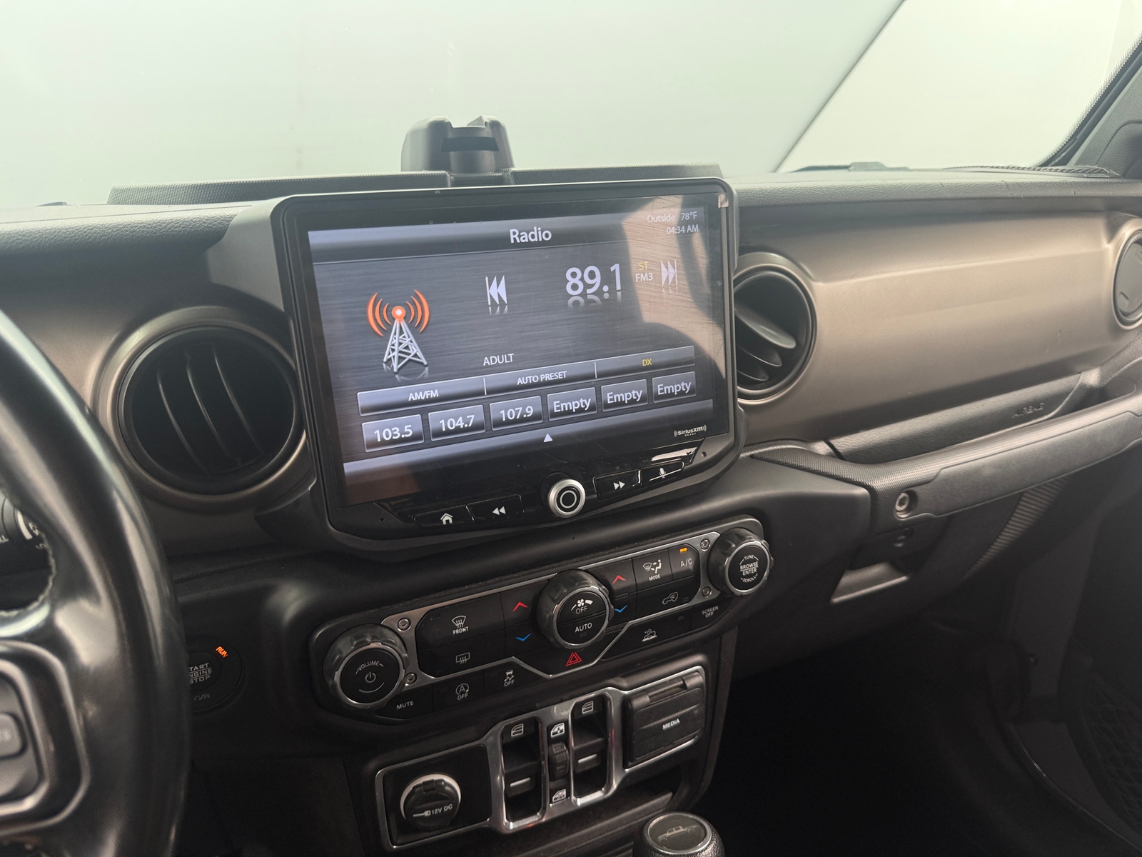 Thumbnail: 2020 Jeep Gladiator - 4