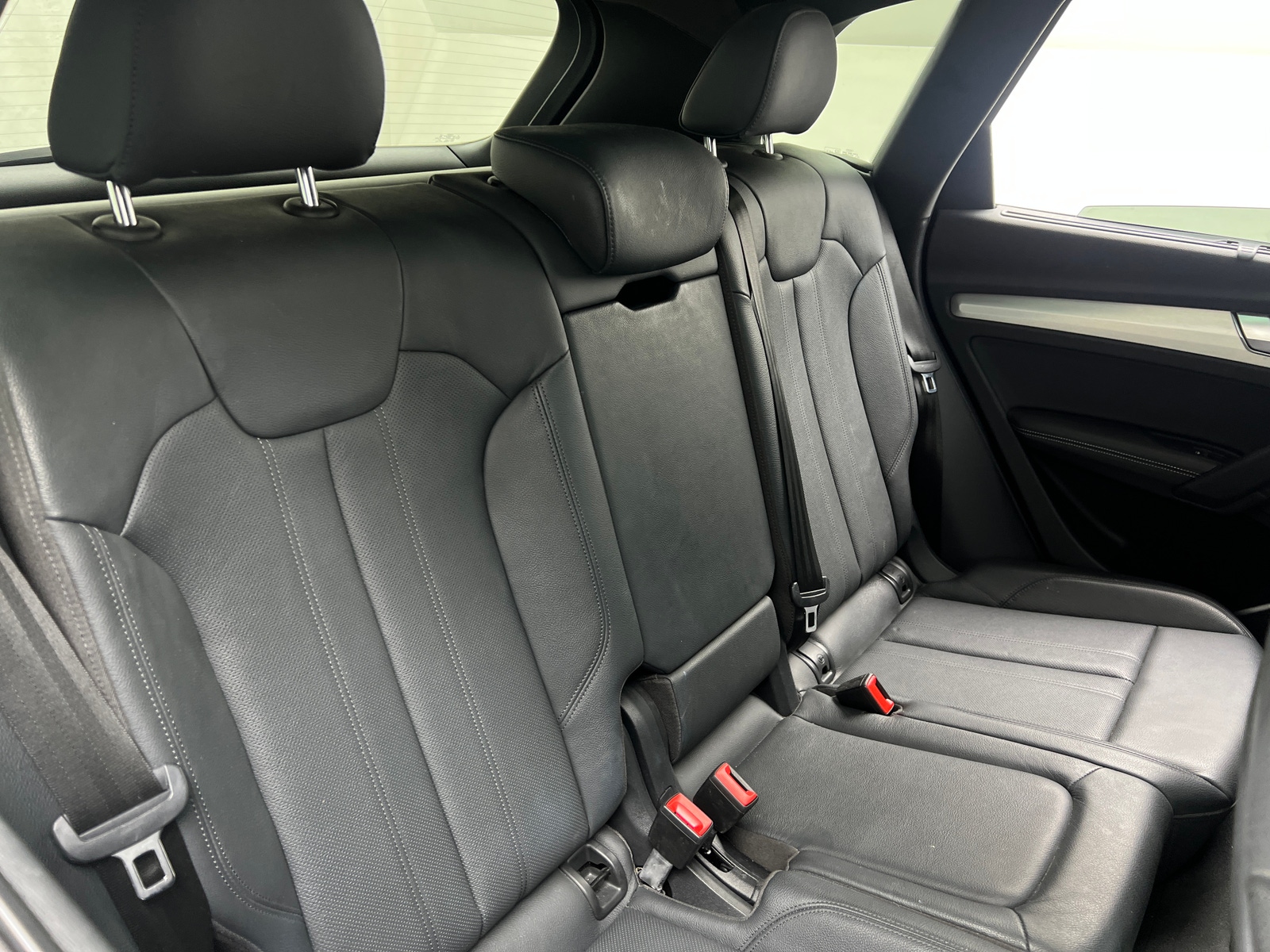 Thumbnail: 2020 Audi SQ5 - 5