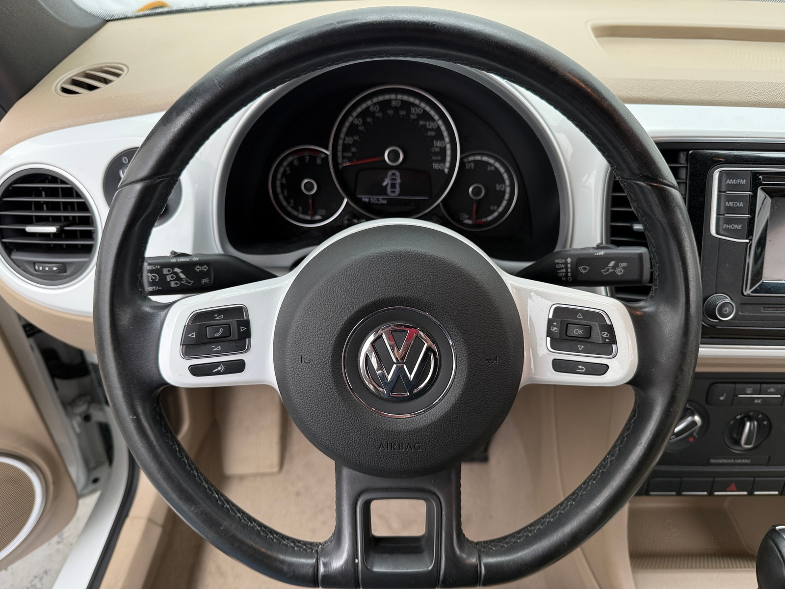 Thumbnail: 2016 Volkswagen Beetle - 4