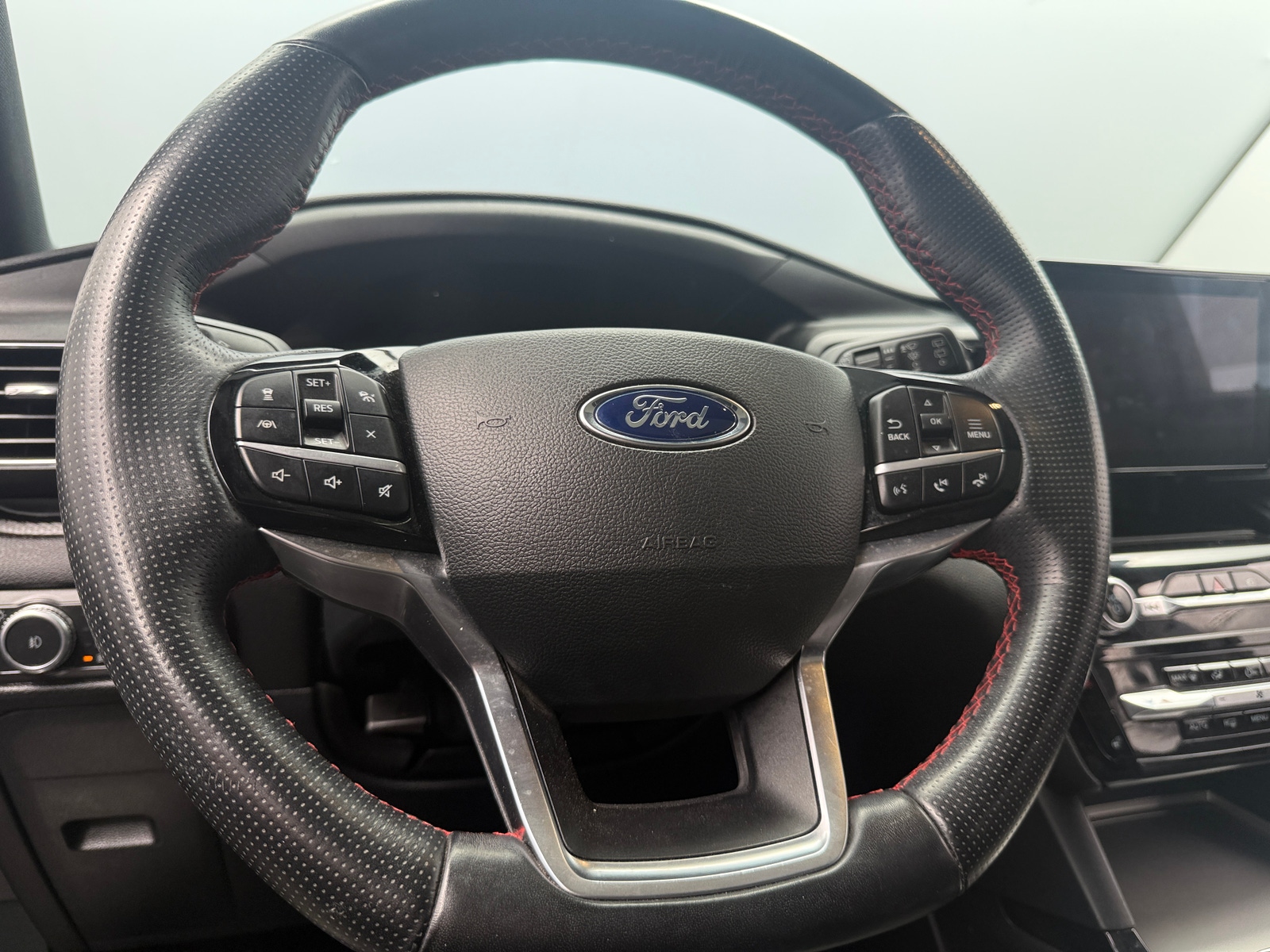 Thumbnail: 2022 Ford Explorer - 4