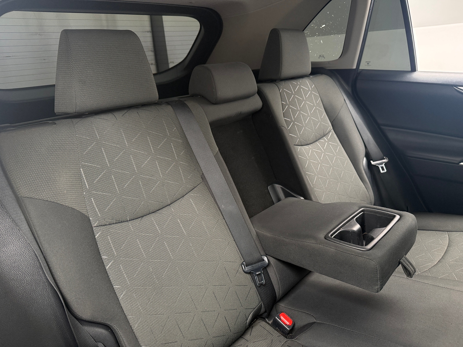 Thumbnail: 2021 Toyota RAV4 - 6