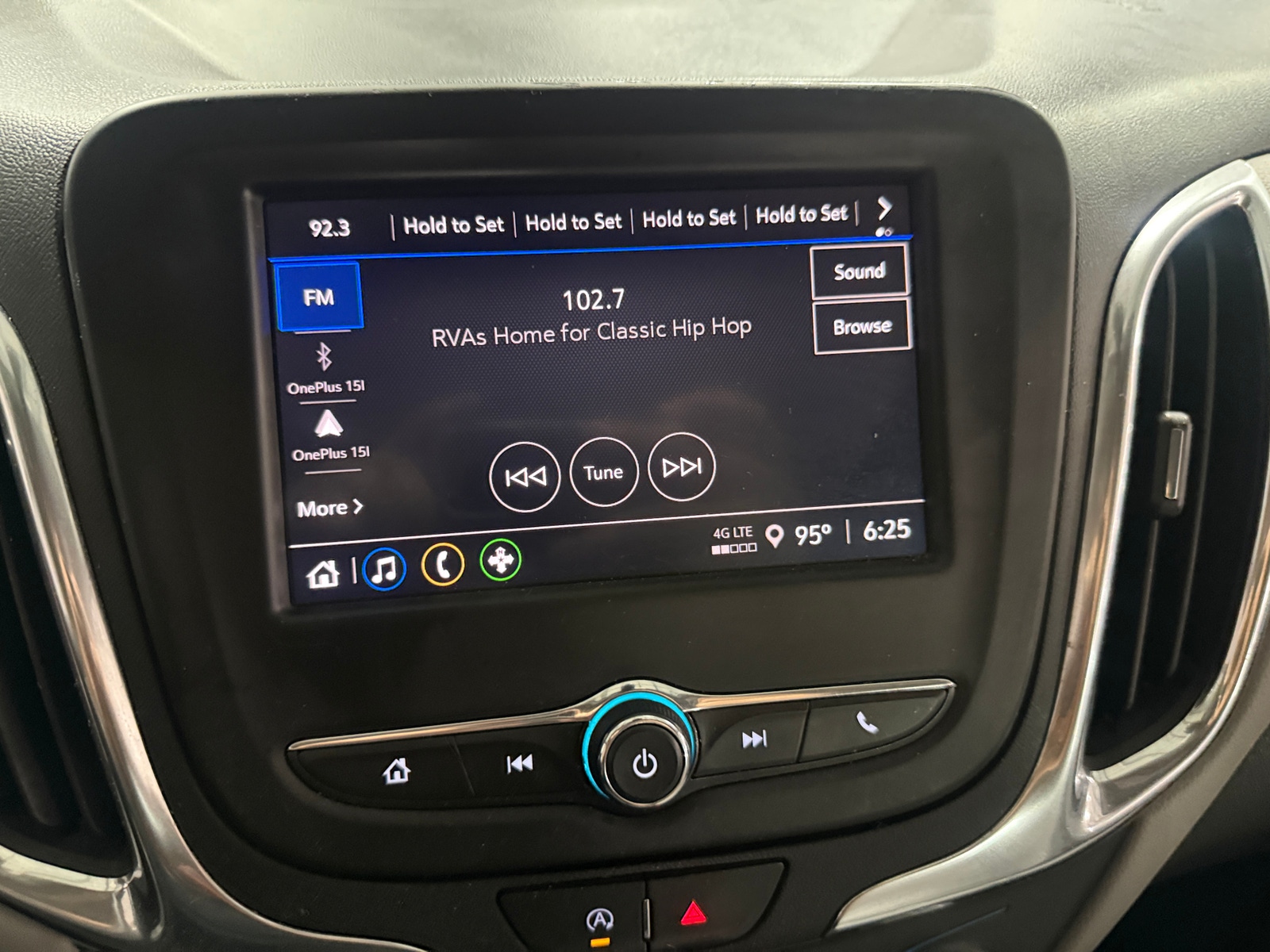 Thumbnail: 2022 Chevrolet Equinox - 4