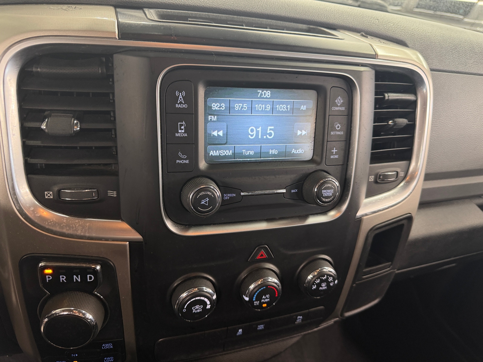 Thumbnail: 2019 RAM 1500 Classic - 4