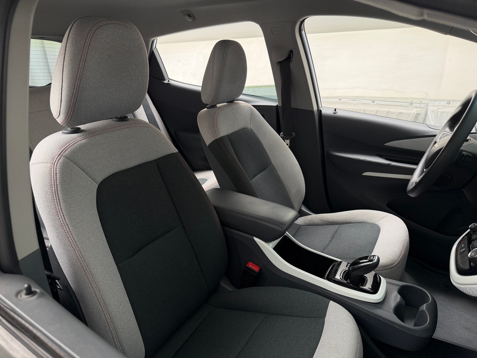 Thumbnail: 2017 Chevrolet Bolt EV - 2