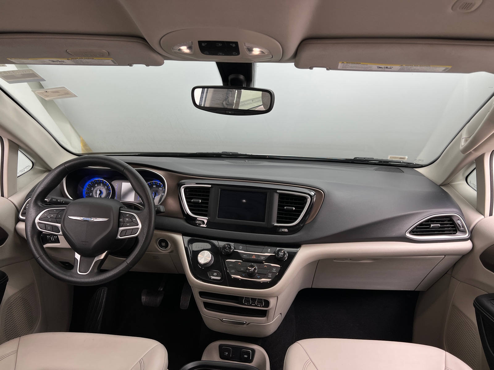 Thumbnail: 2021 Chrysler Voyager - 2