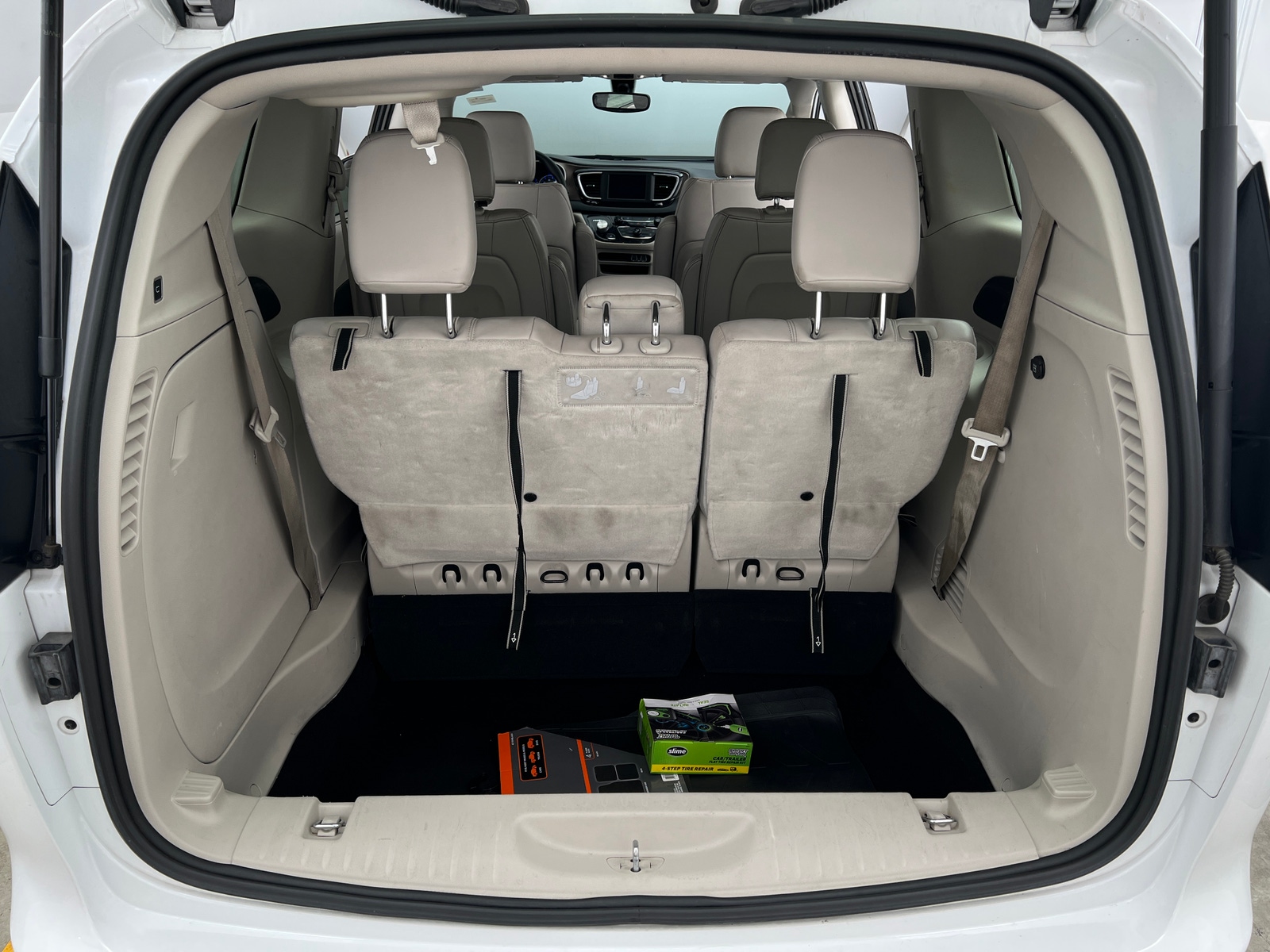 Thumbnail: 2021 Chrysler Voyager - 6