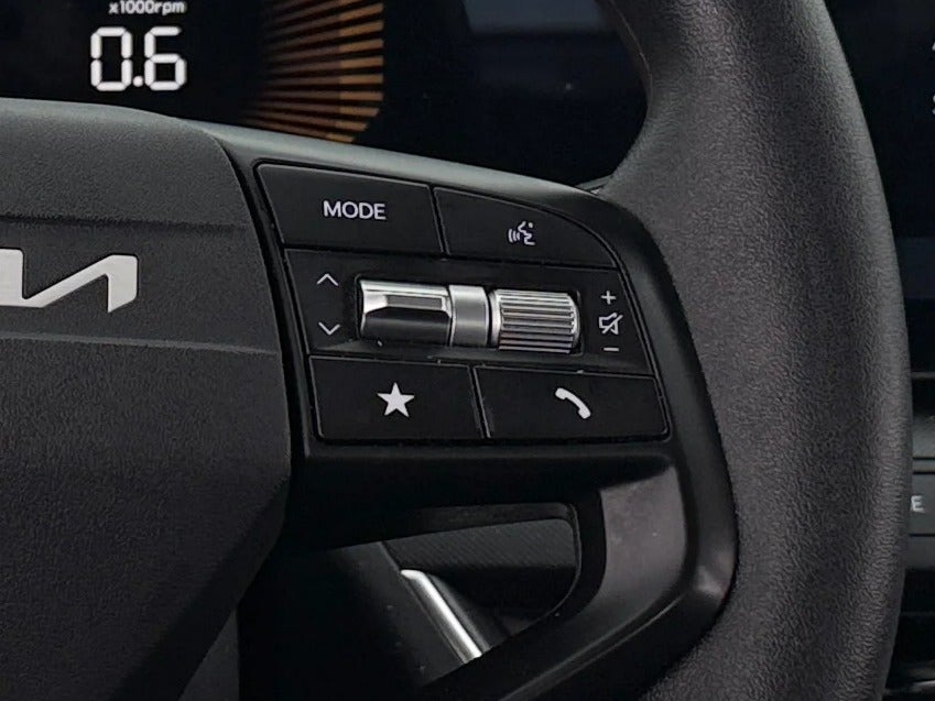 2025 Kia K4 LXS - Photo 15