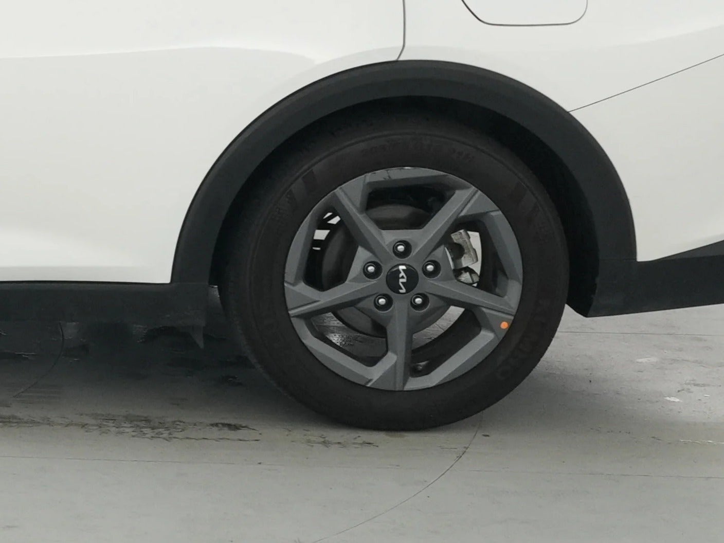 2025 Kia K4 LXS - Photo 16