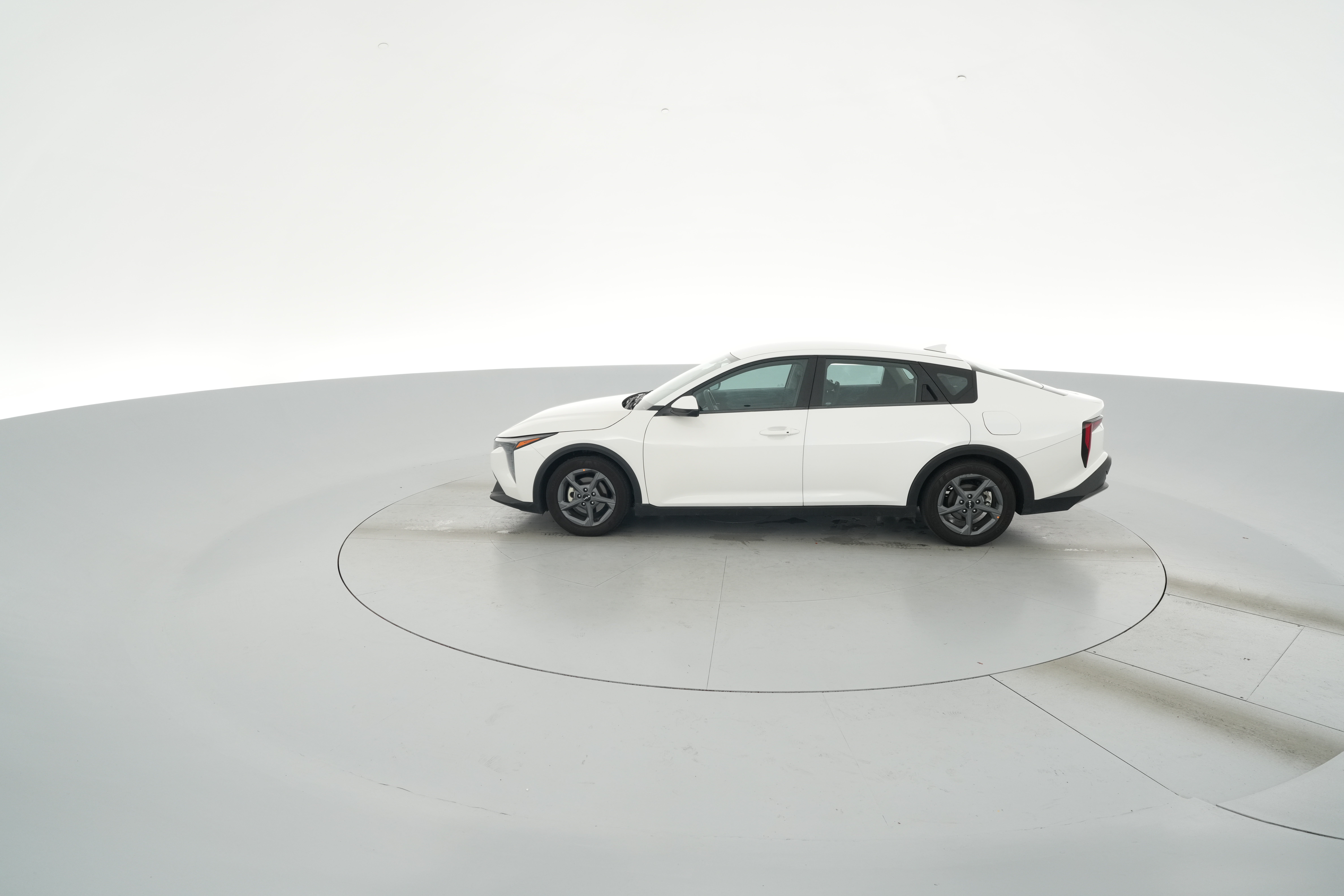 2025 Kia K4 LXS - Photo 27