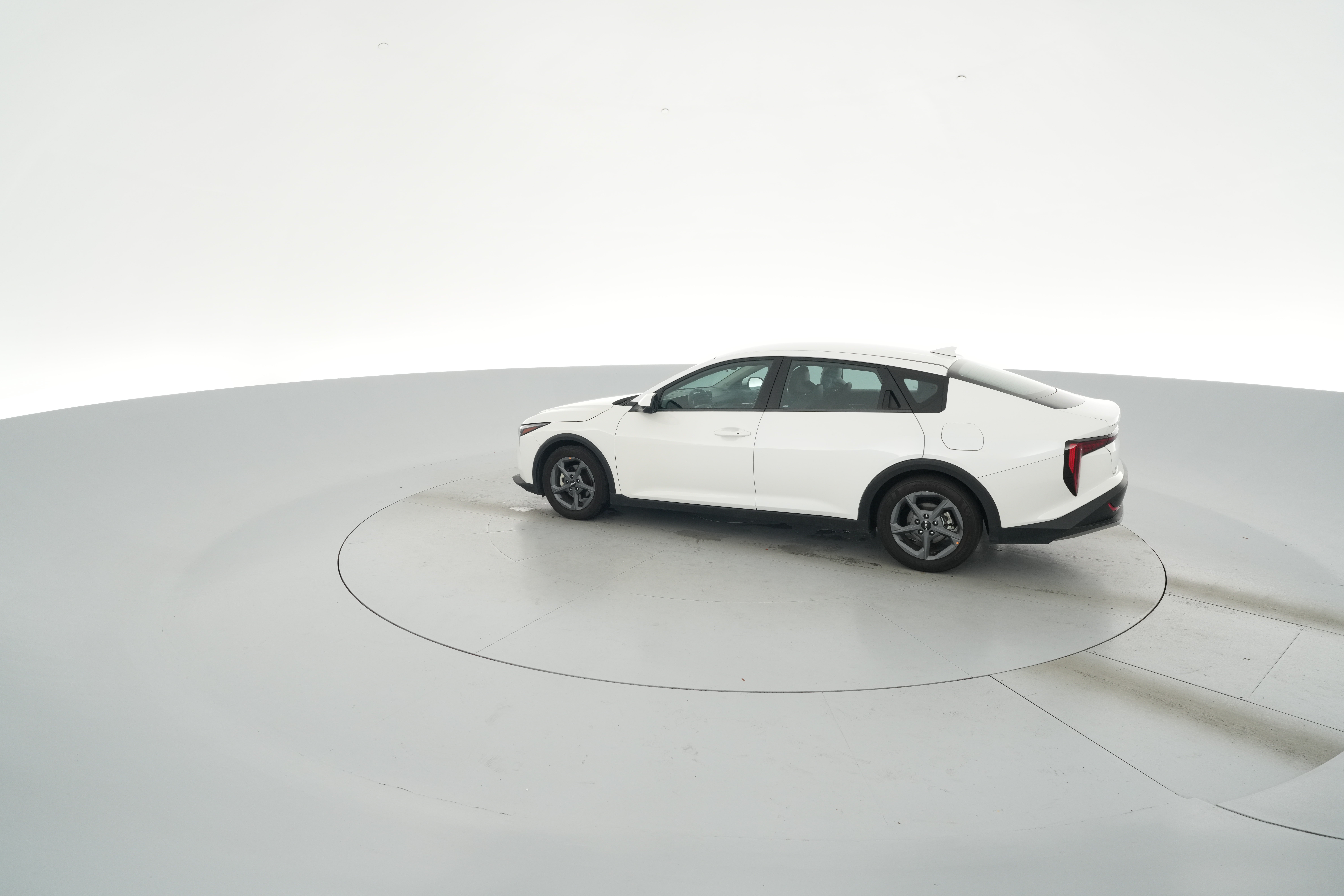 2025 Kia K4 LXS - Photo 28