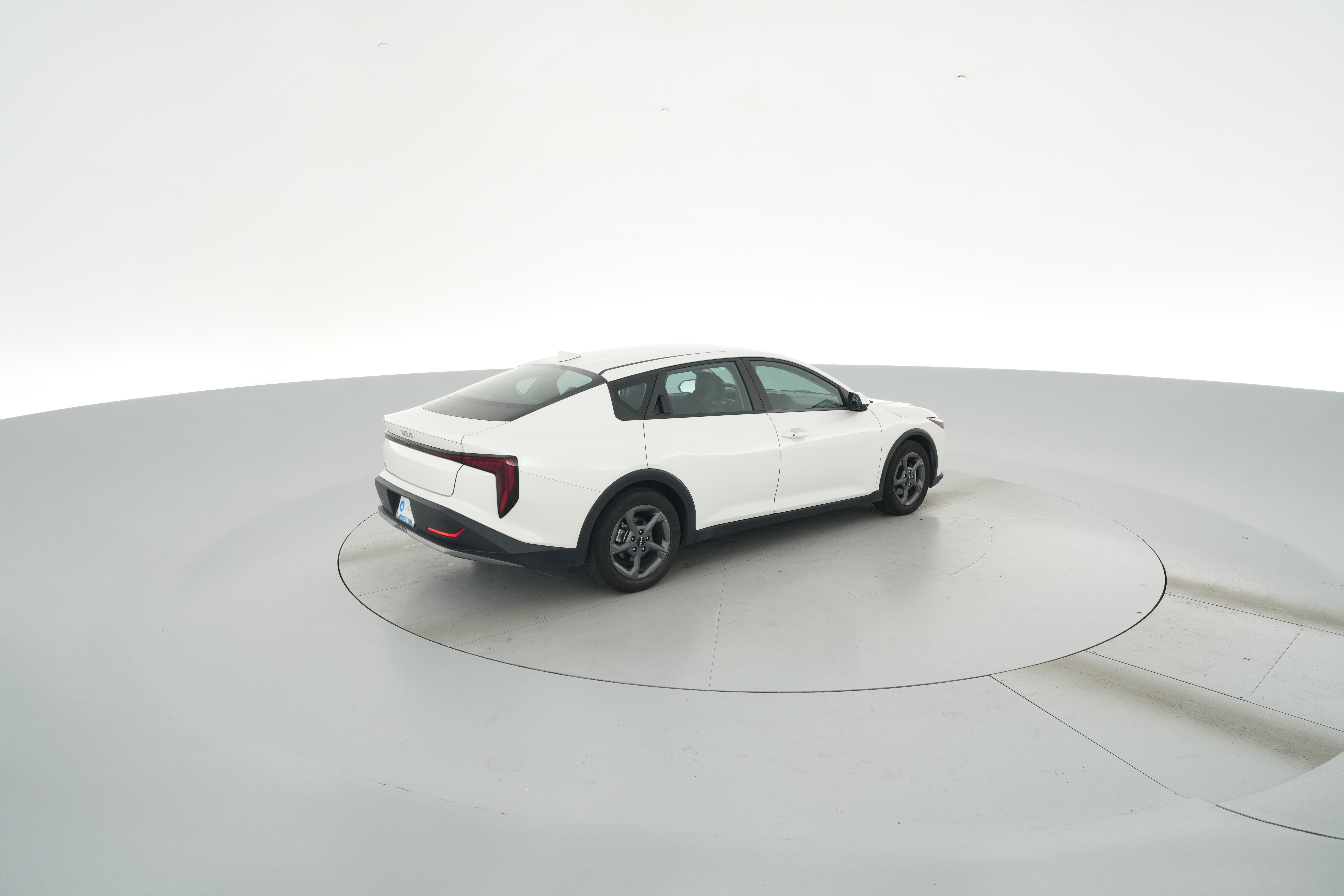 2025 Kia K4 LXS - Photo 33