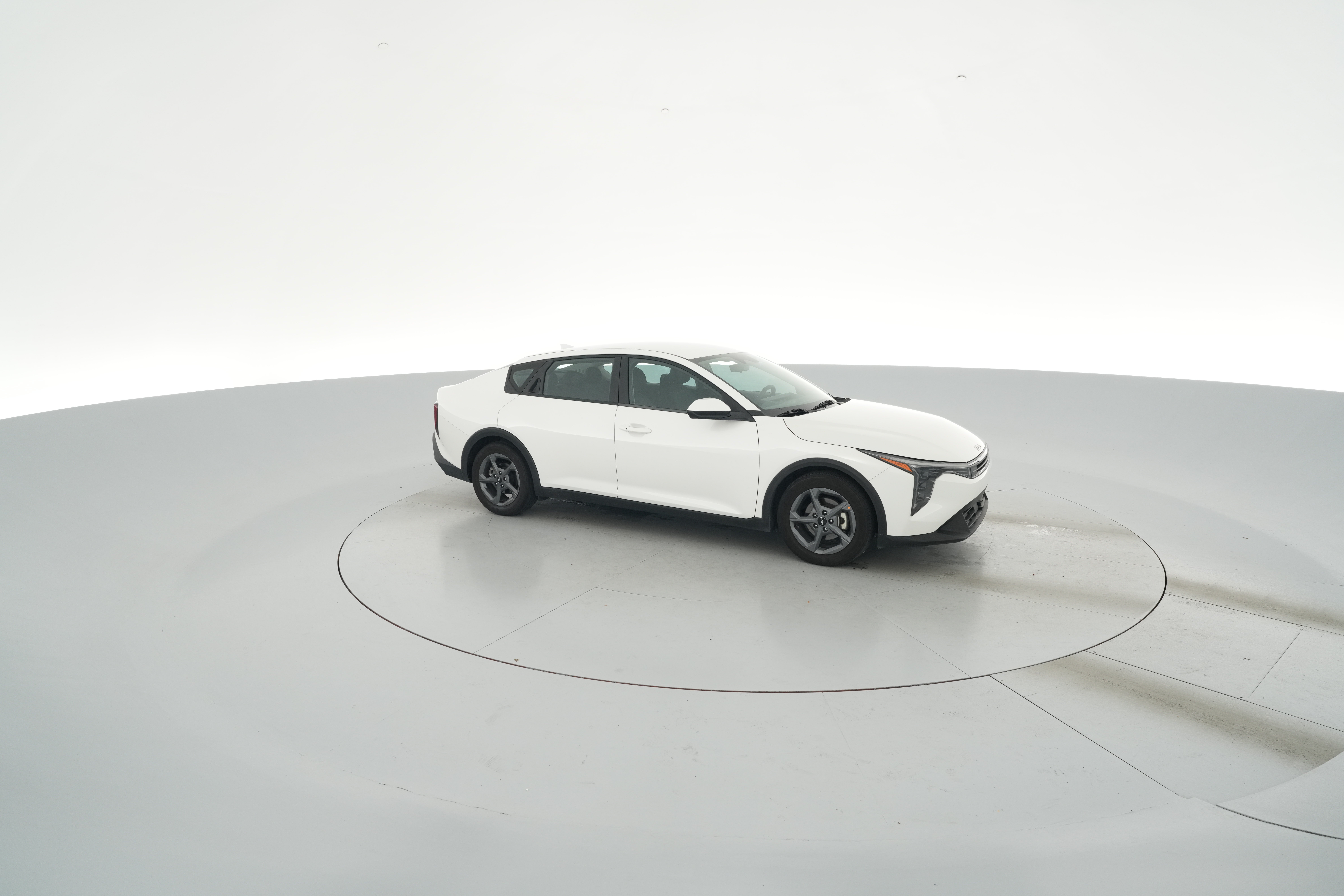 2025 Kia K4 LXS - Photo 36