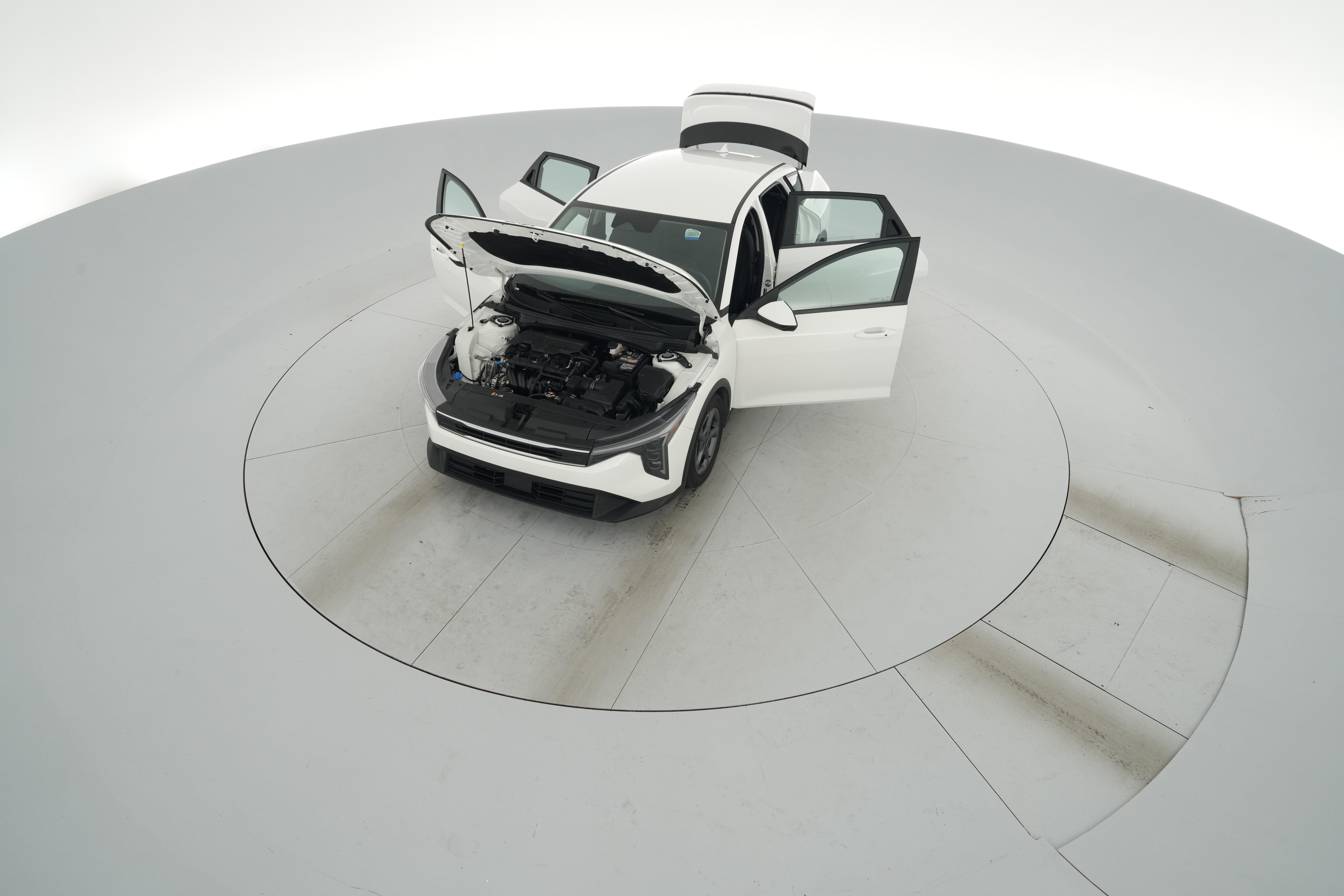 2025 Kia K4 LXS - Photo 40