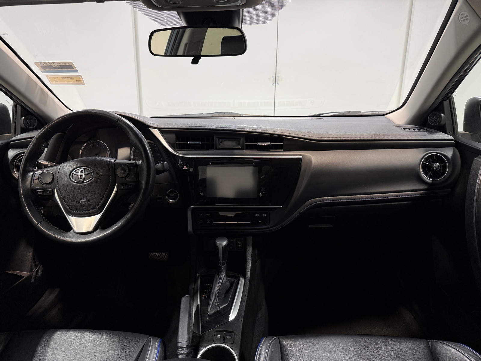 Thumbnail: 2018 Toyota Corolla - 3