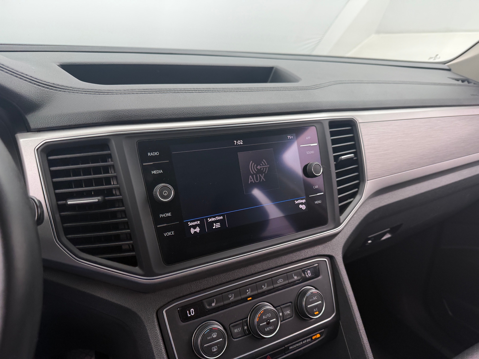 Thumbnail: 2019 Volkswagen Atlas - 3