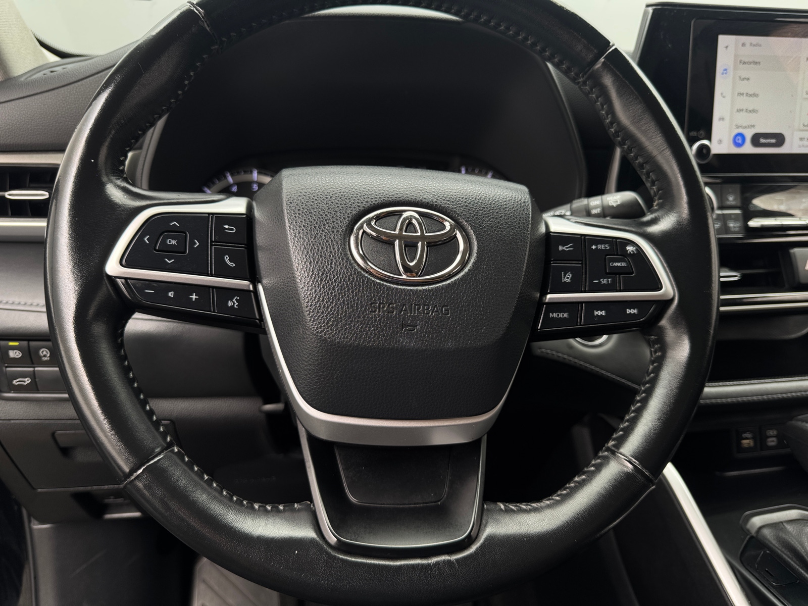 Thumbnail: 2023 Toyota Highlander - 5