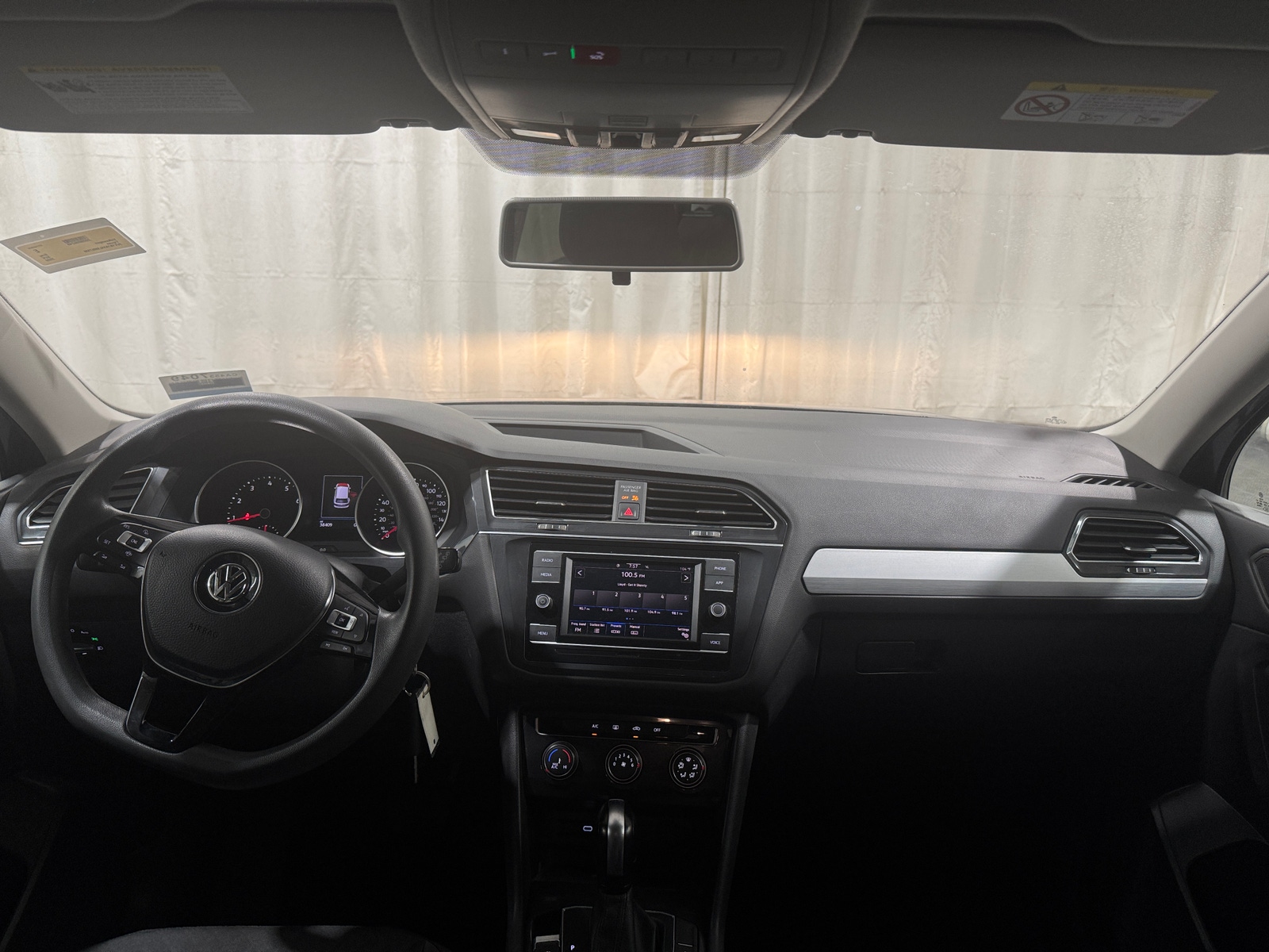 Thumbnail: 2020 Volkswagen Tiguan - 3