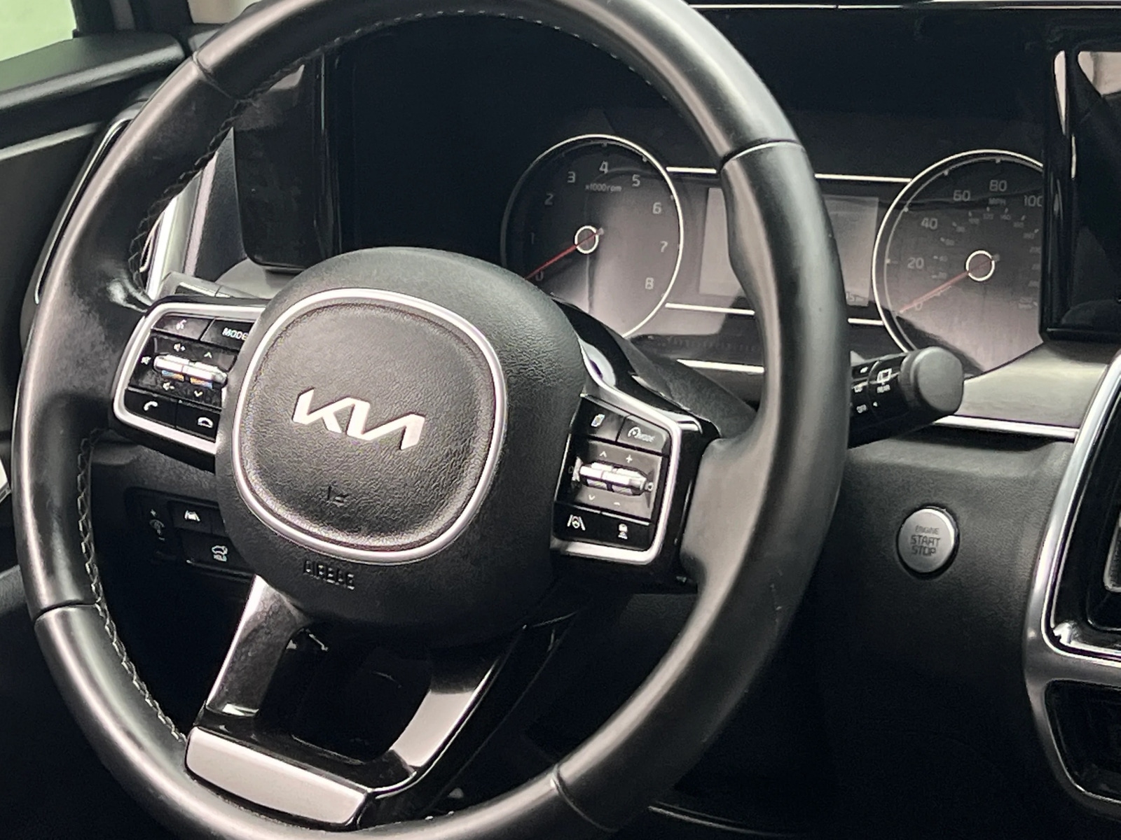 Thumbnail: 2022 Kia Sorento - 4