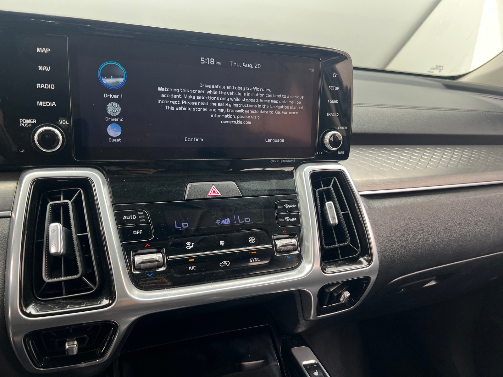Thumbnail: 2022 Kia Sorento - 3