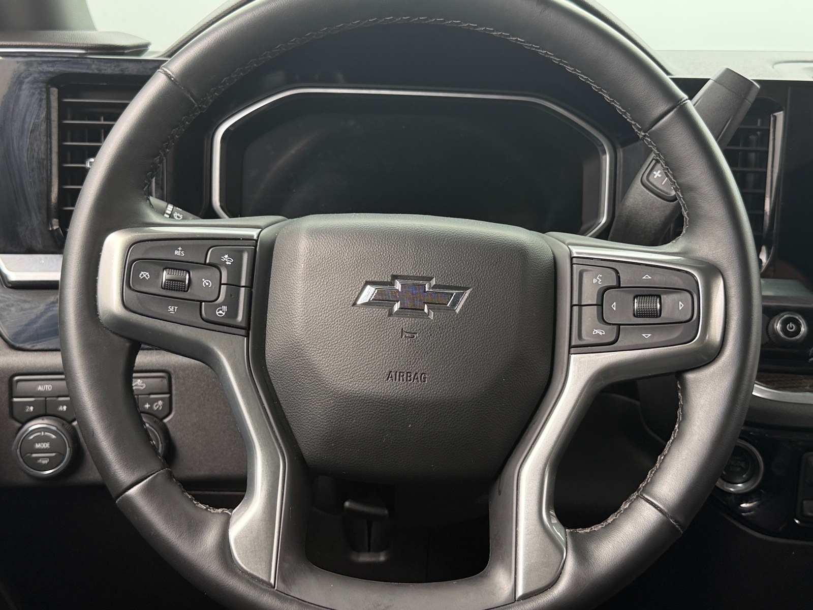 Thumbnail: 2026 Chevrolet Silverado 1500 - 5