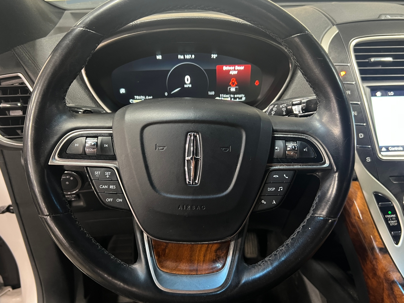 Thumbnail: 2019 Lincoln Nautilus - 4