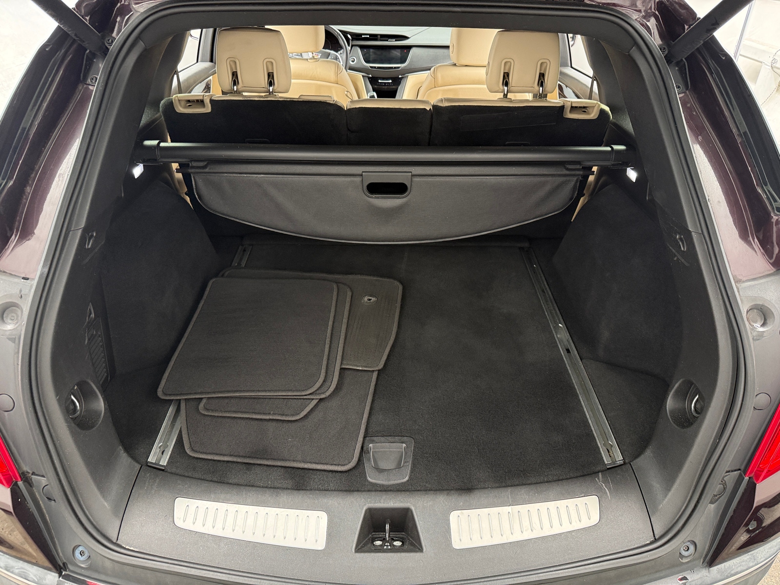 Thumbnail: 2017 Cadillac XT5 - 6