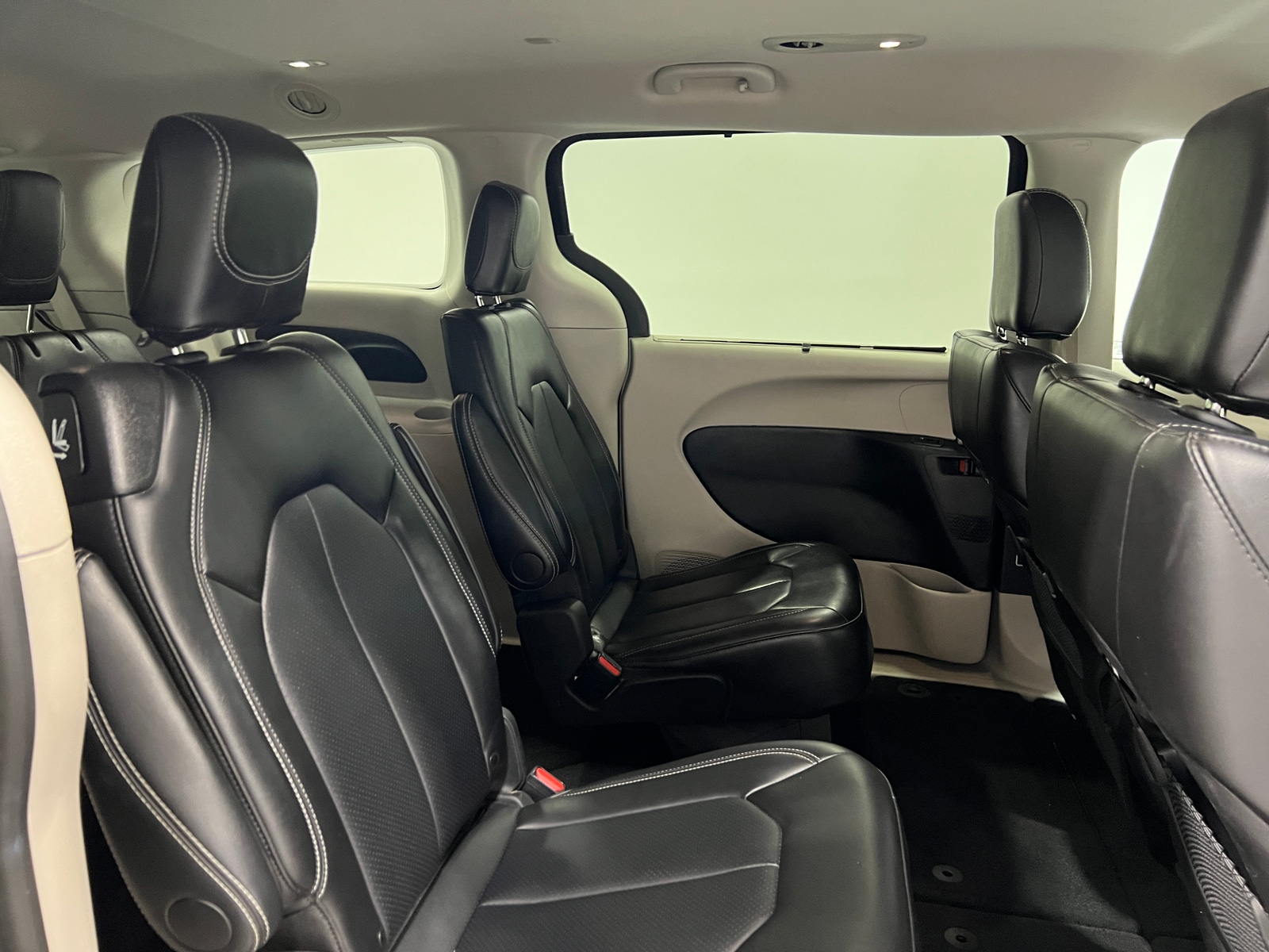 Thumbnail: 2024 Chrysler Pacifica - 5