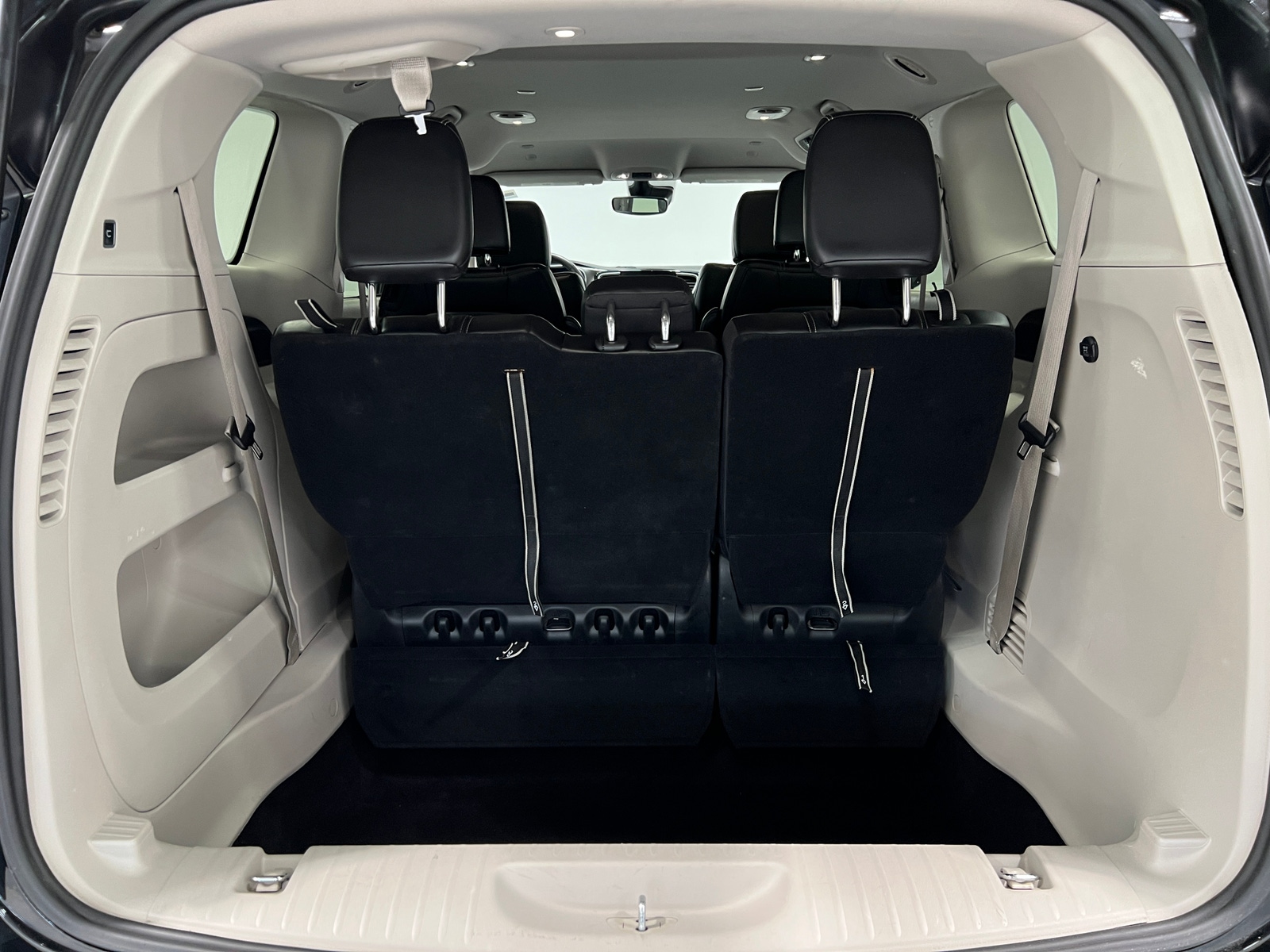 Thumbnail: 2024 Chrysler Pacifica - 6