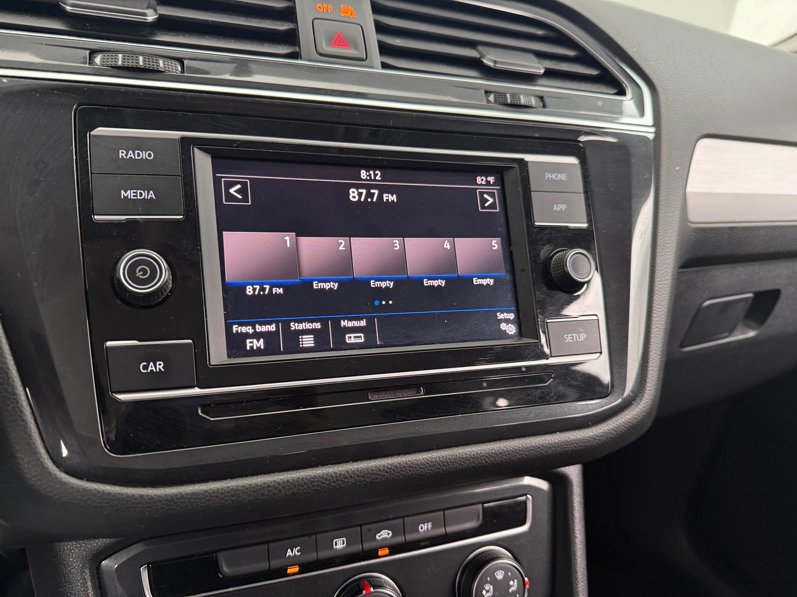 Thumbnail: 2019 Volkswagen Tiguan - 4