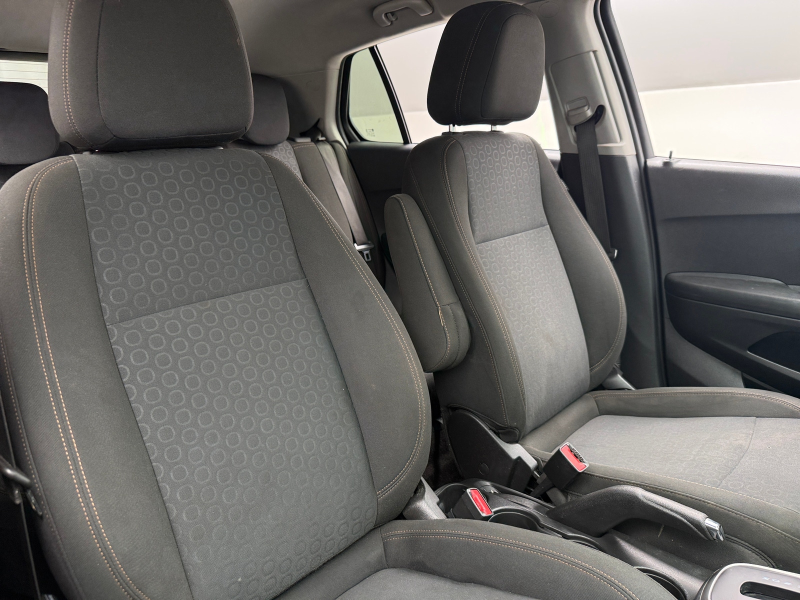 Thumbnail: 2022 Chevrolet Trax - 2