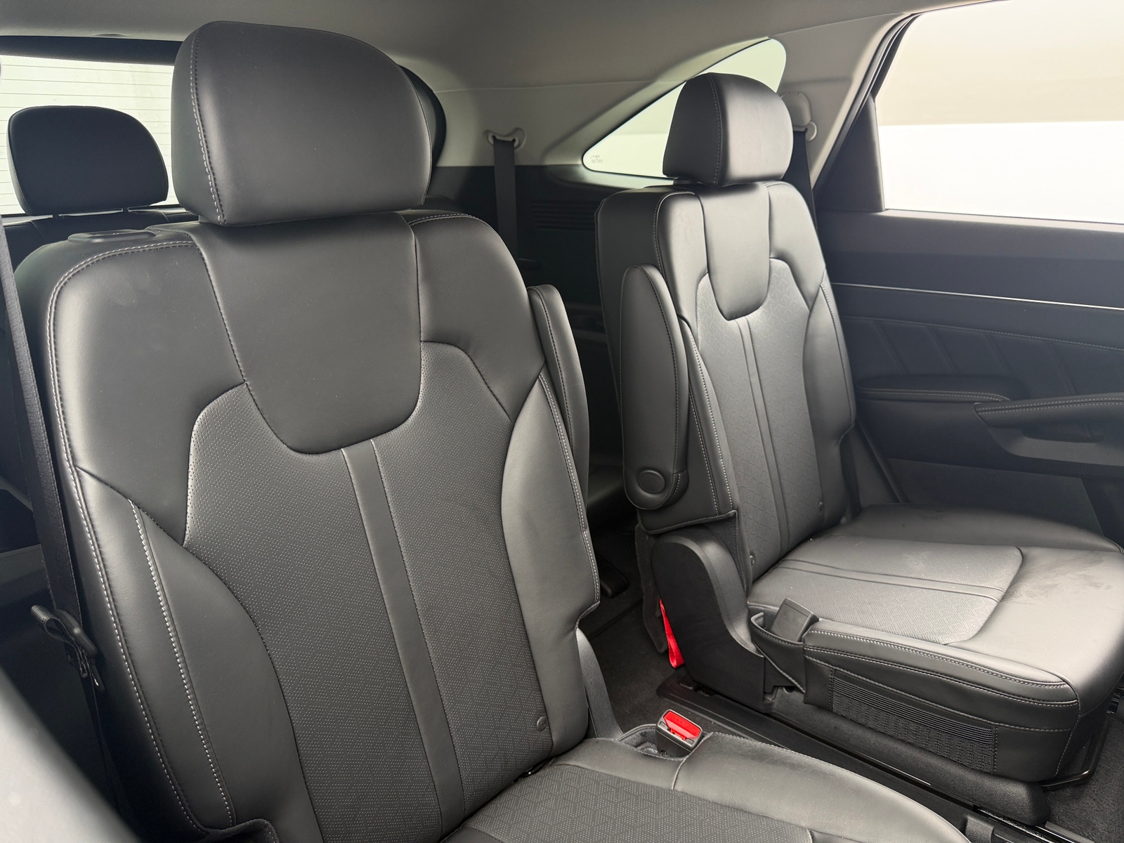 Thumbnail: 2023 Kia Sorento - 5