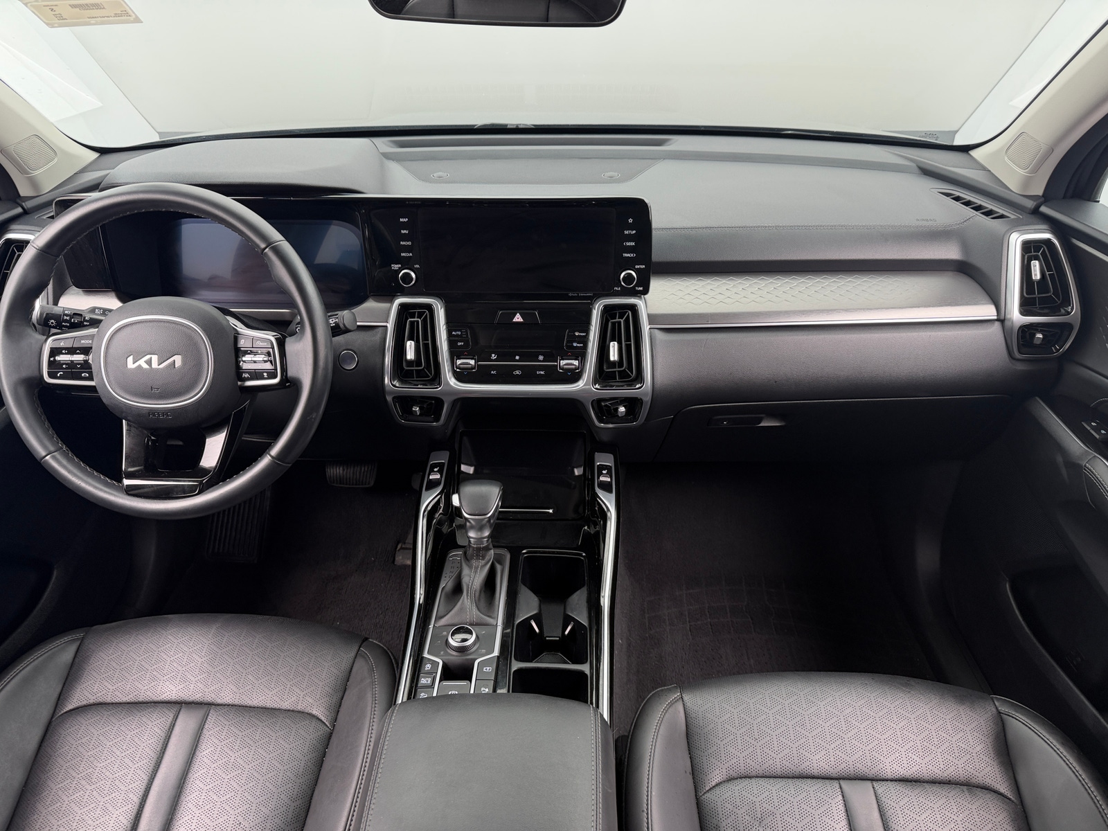 Thumbnail: 2023 Kia Sorento - 2