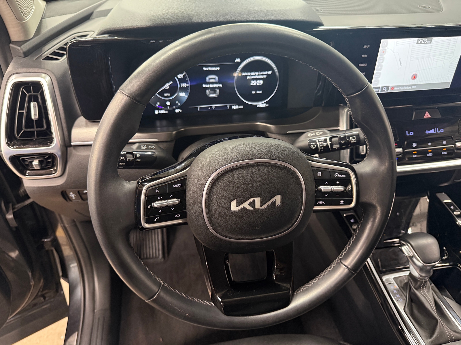 Thumbnail: 2023 Kia Sorento - 4