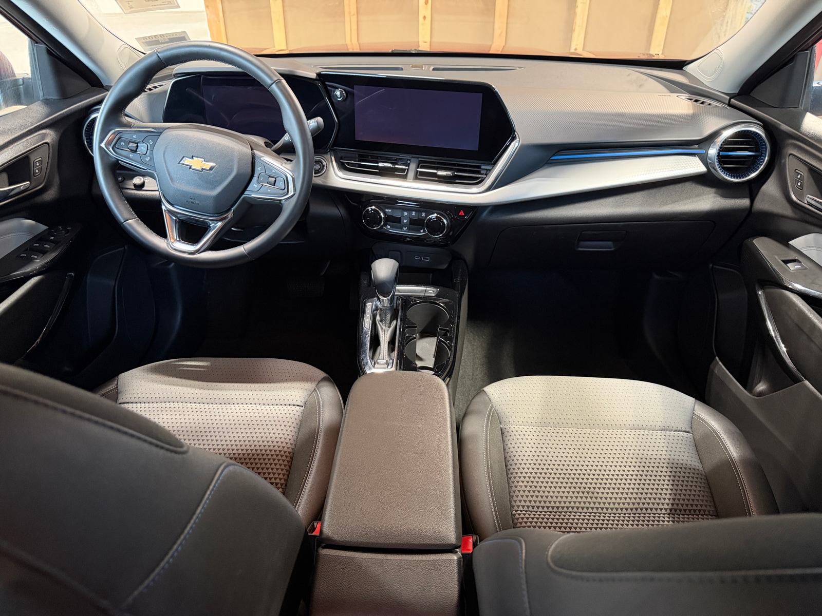 Thumbnail: 2025 Chevrolet Trax - 2