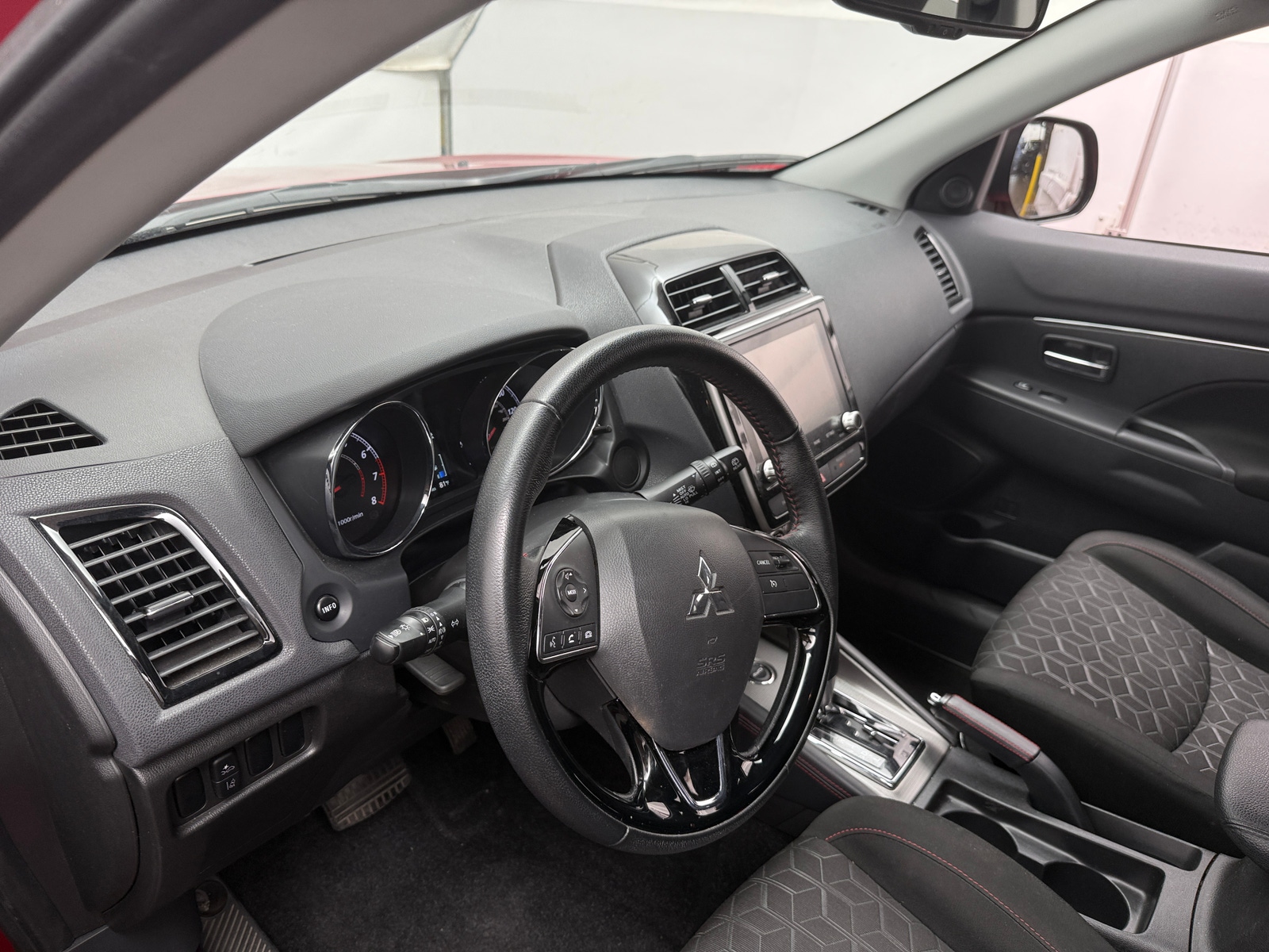 Thumbnail: 2023 Mitsubishi Outlander Sport - 3