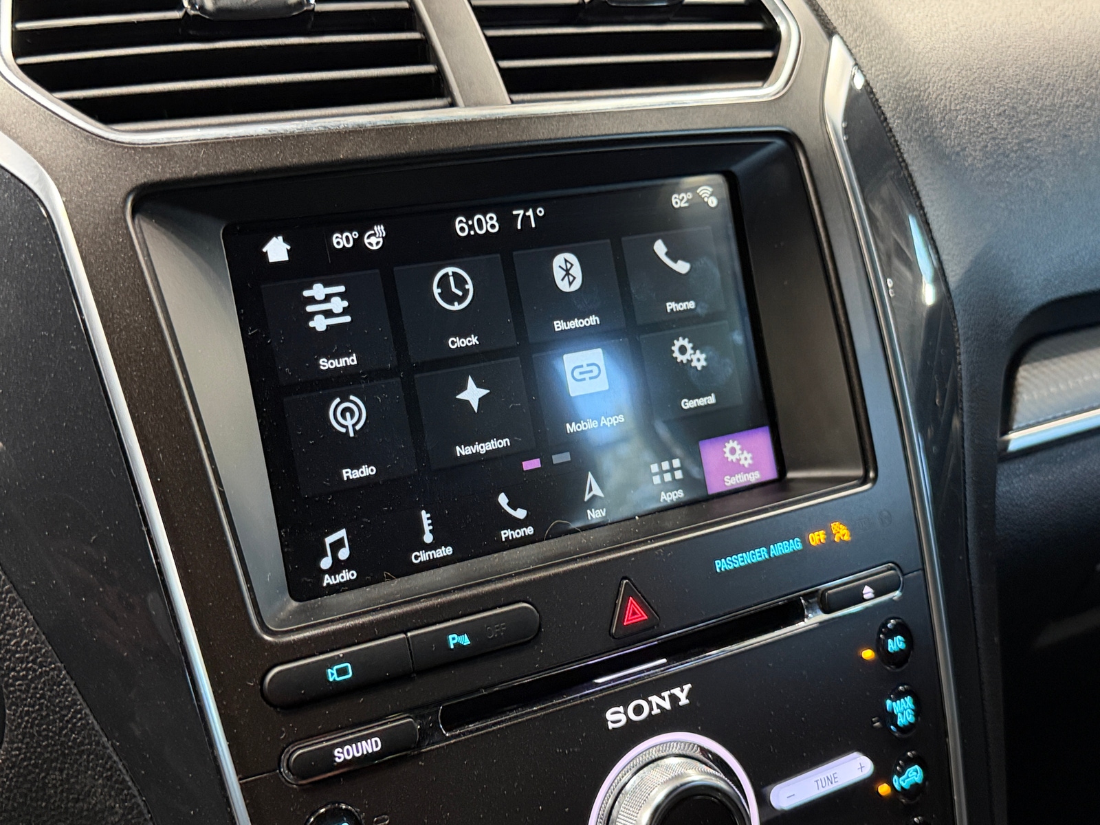 Thumbnail: 2018 Ford Explorer - 3