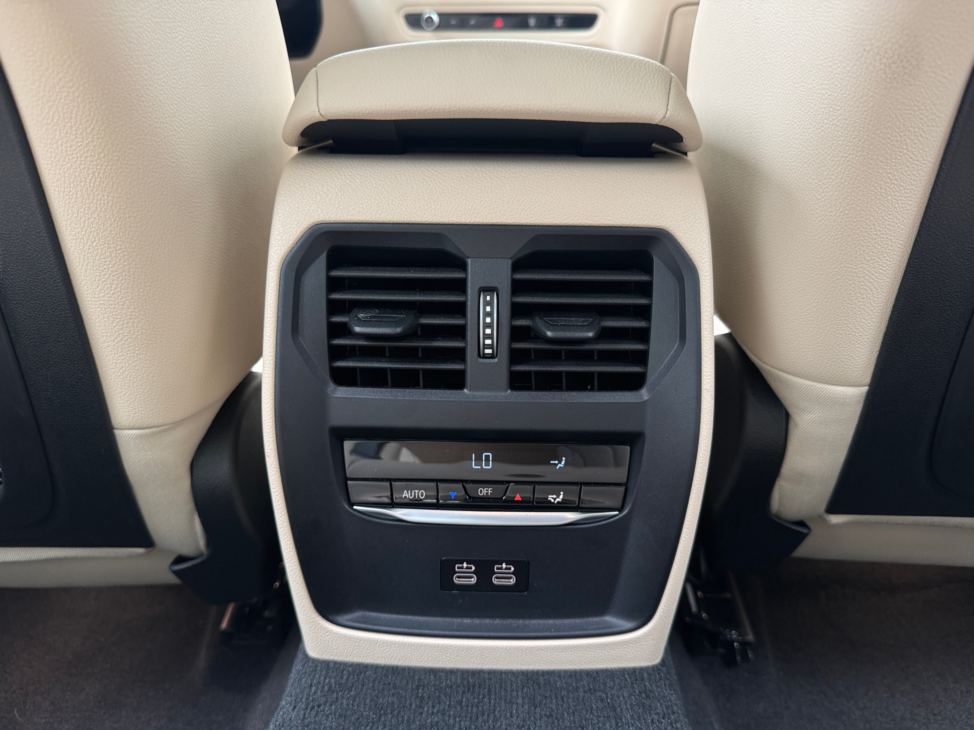 2023 BMW 3 Series 330i - Photo 4