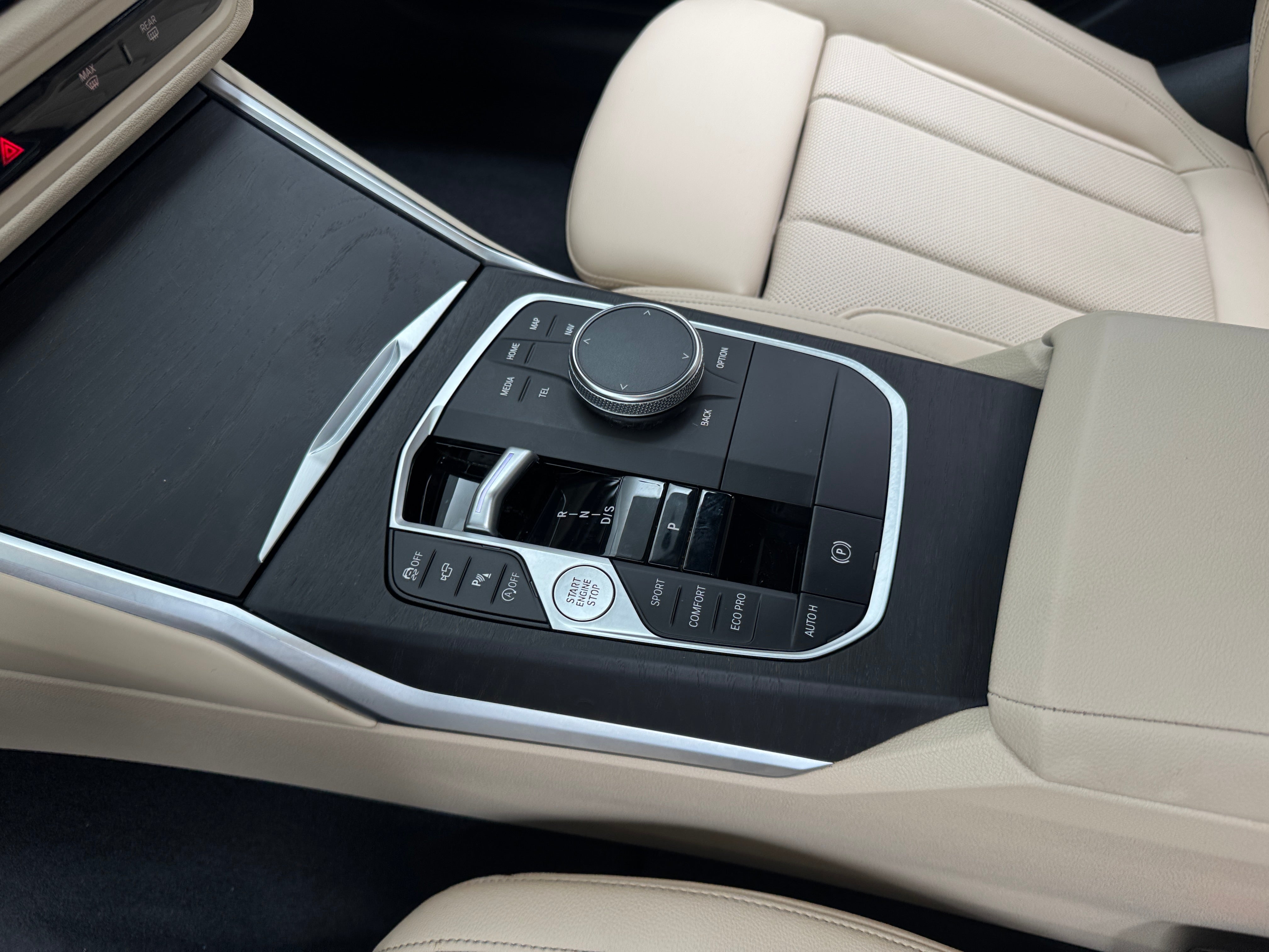 2023 BMW 3 Series 330i - Photo 3