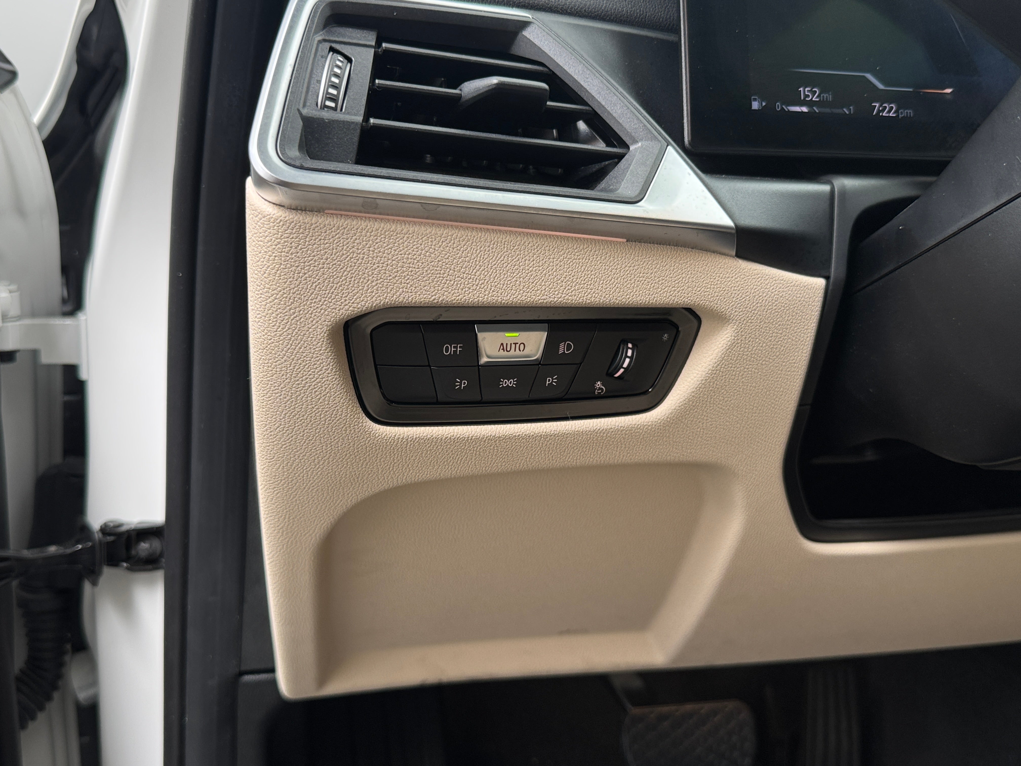 2023 BMW 3 Series 330i - Photo 11