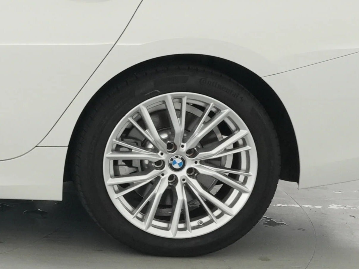 2023 BMW 3 Series 330i - Photo 19