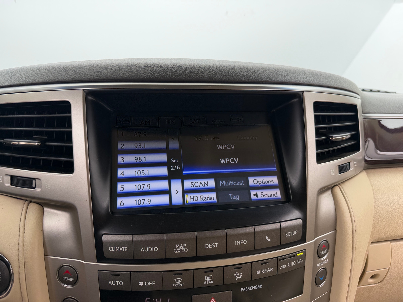 Thumbnail: 2013 Lexus LX - 3