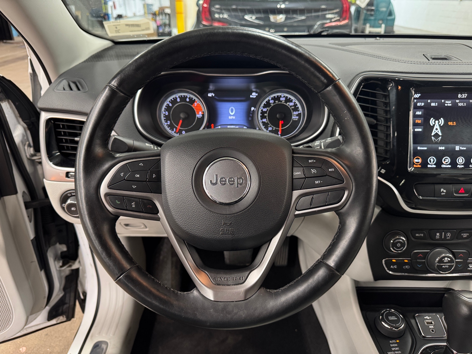 Thumbnail: 2019 Jeep Cherokee - 4