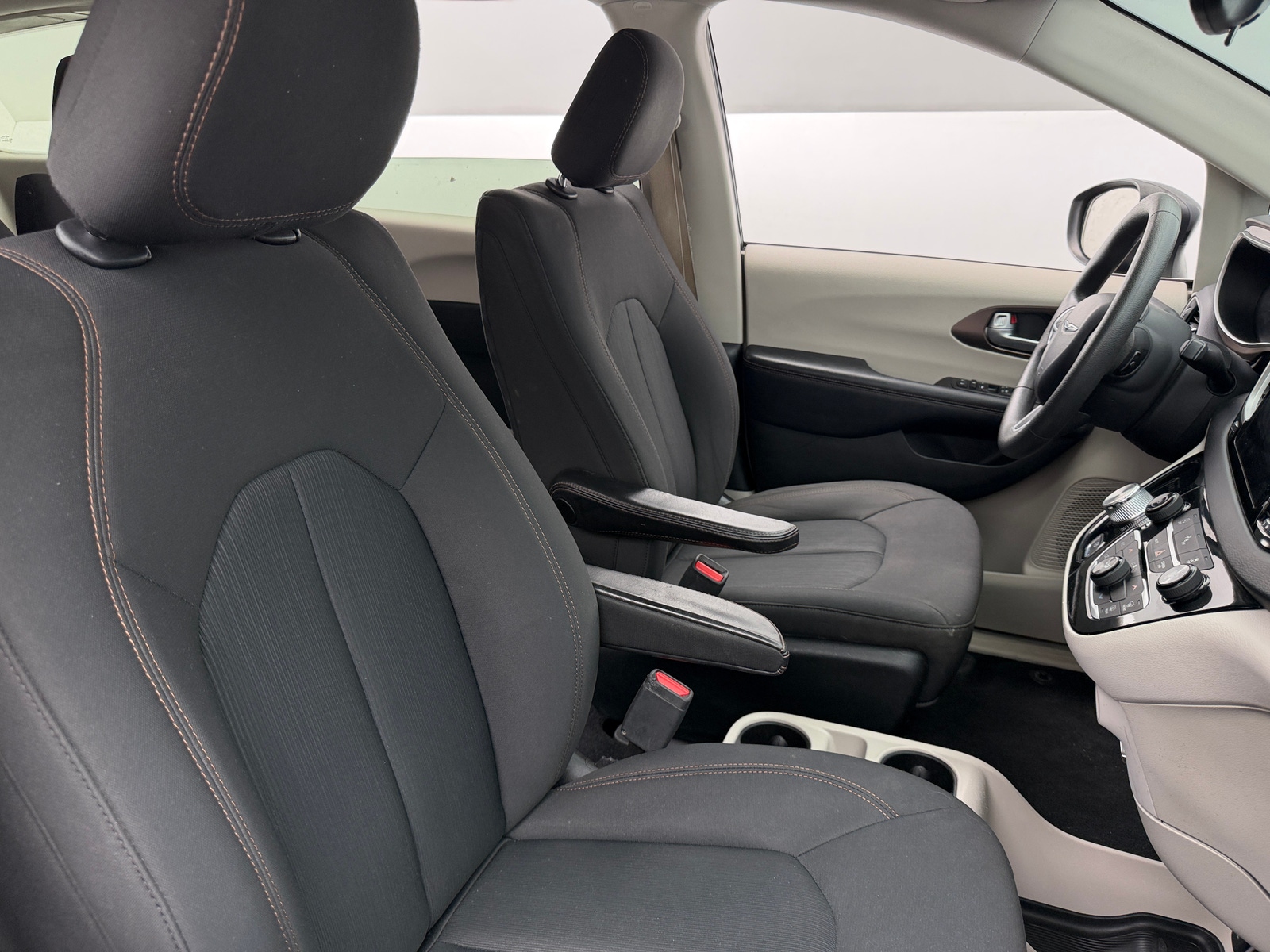 Thumbnail: 2018 Chrysler Pacifica - 2
