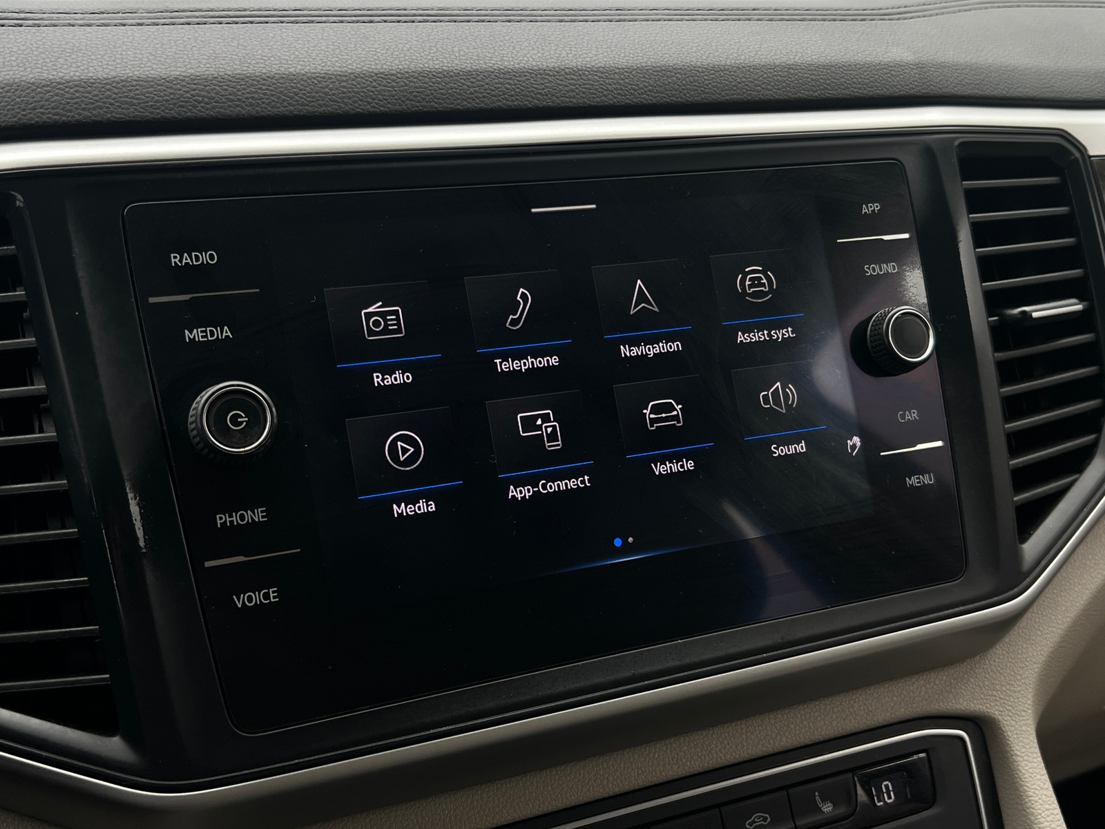 Thumbnail: 2021 Volkswagen Atlas - 3