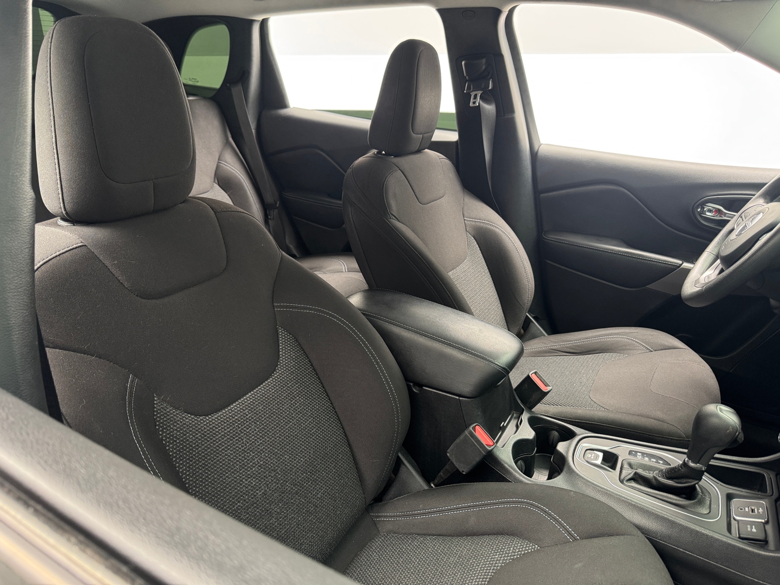 Thumbnail: 2020 Jeep Cherokee - 2