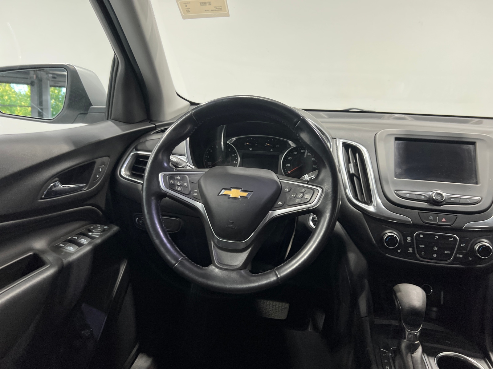 Thumbnail: 2022 Chevrolet Equinox - 5